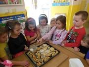 Pečeme koláče ve školce